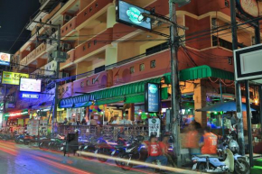 Harrys Hotel Bar & Restaurant, Pattaya